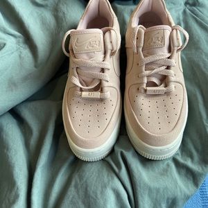 Nike Air Force sage low